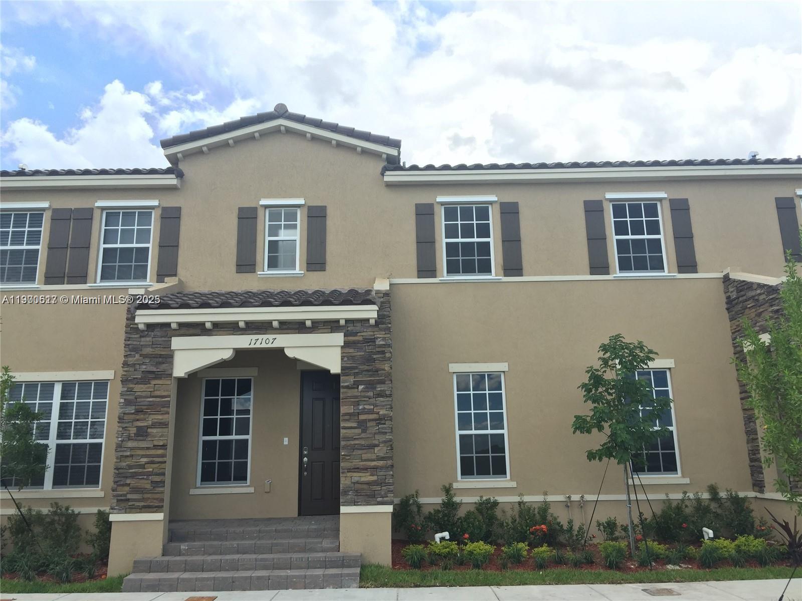 17107 SW 96th St, Miami, FL, 33196 - Investment Townhome. Photo #1