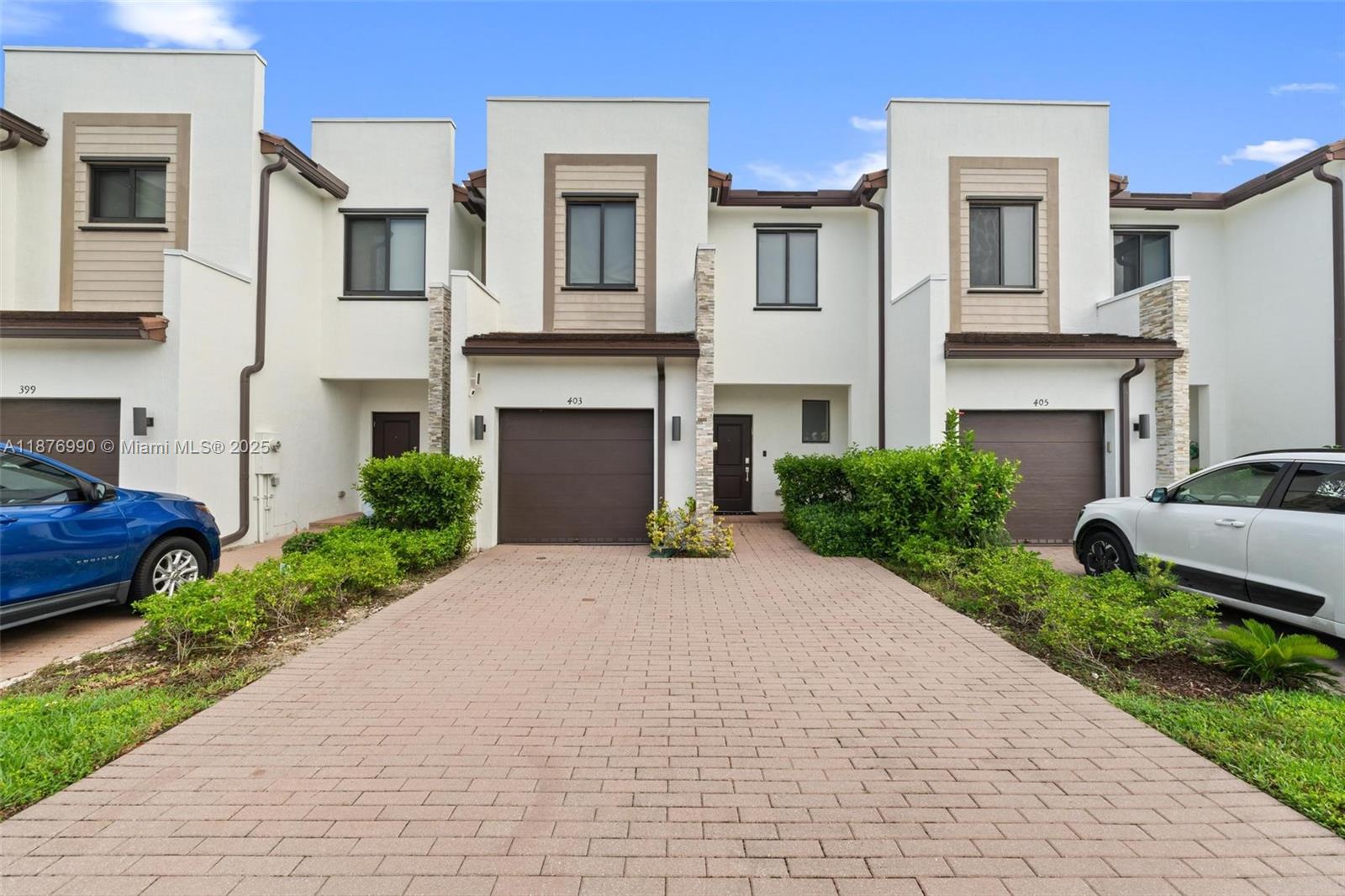 403 NE 212th St, Miami, FL, 33179 - Investment Townhome. Photo #1