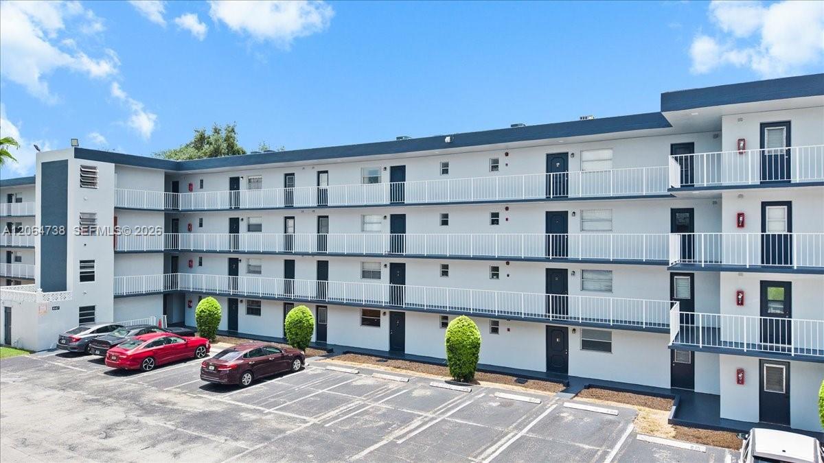 447 NE 195 Th #414, Miami, FL, 33179 - Investment Condo. Photo #1
