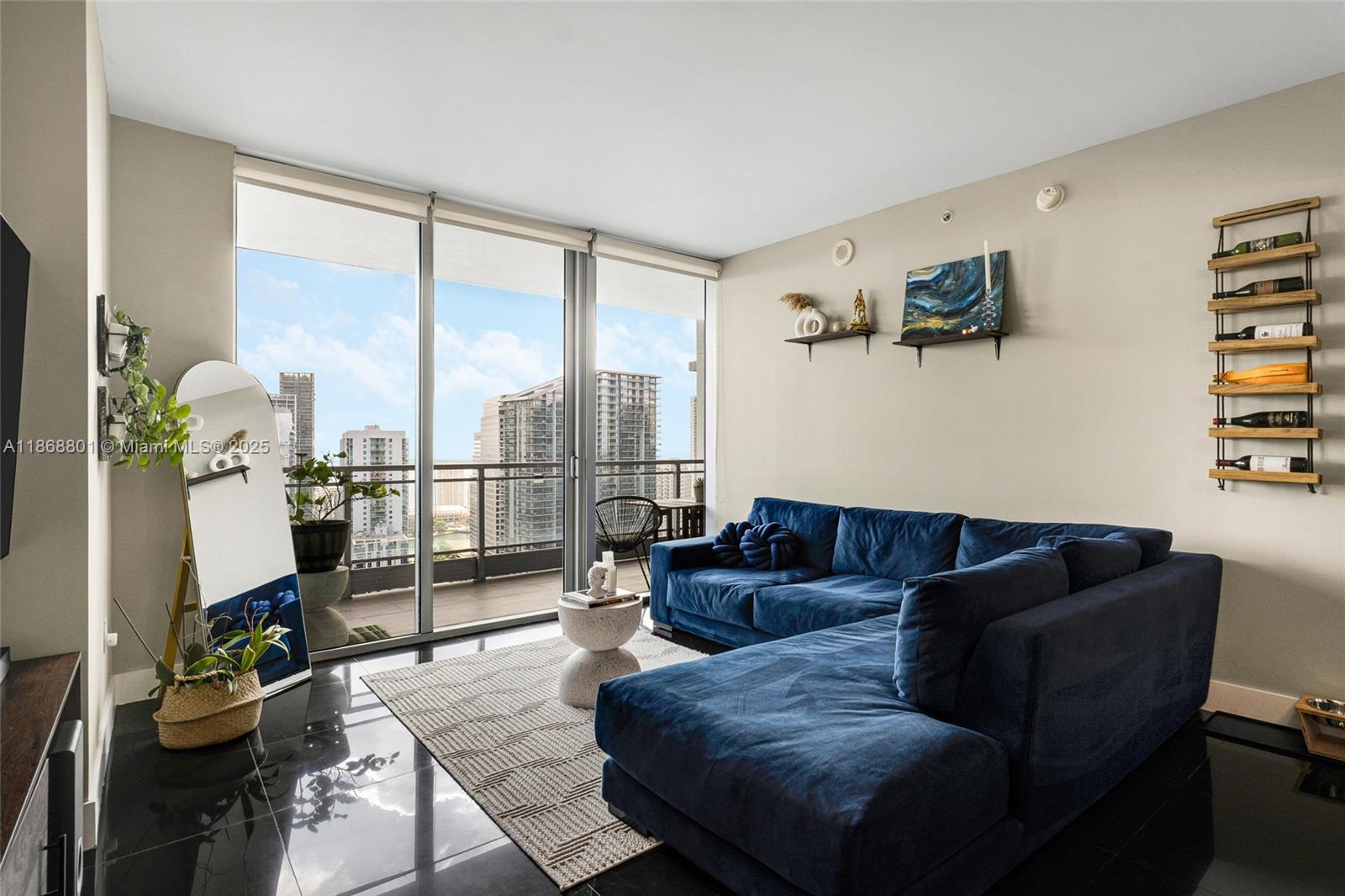 92 SW 3rd St #4312, Miami, FL, 33130 - Investment Condo. Photo #1