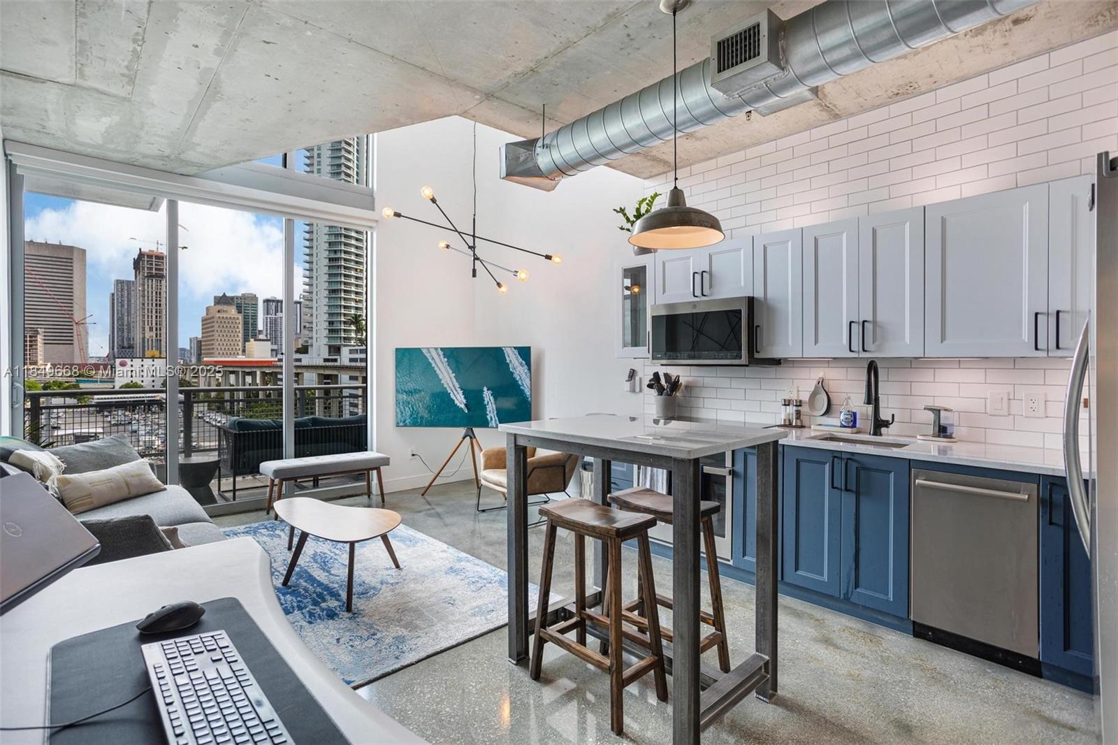690 SW 1st Ct #1005, Miami, FL, 33130 - Investment Condo. Photo #1