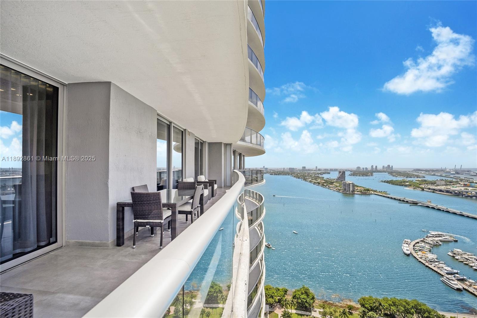 488 NE 18th St #3210, Miami, FL, 33132 - Investment Condo. Photo #1