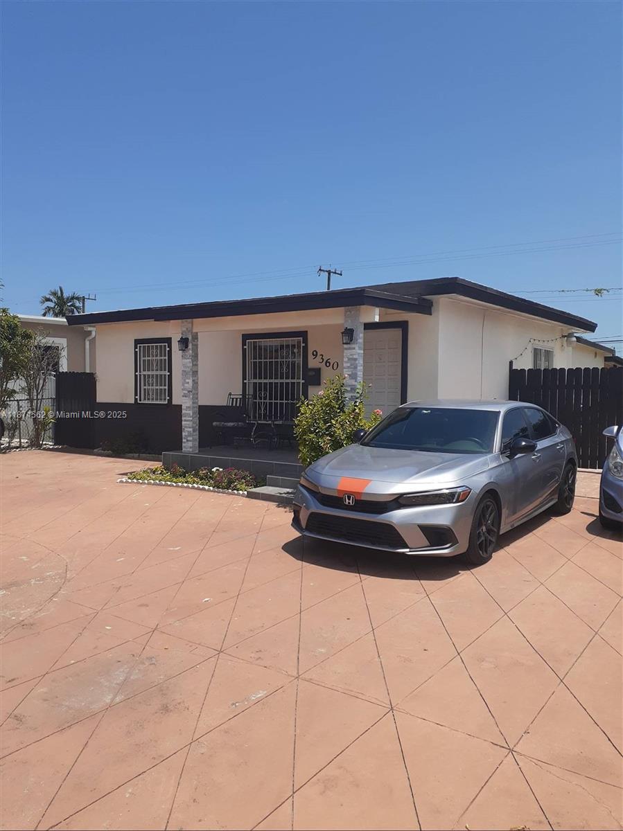 9360 SW 37th St, Miami, FL, 33165 - Investment Single Family Home. Photo #1