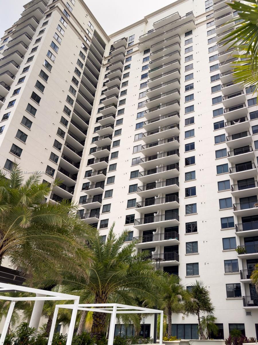 999 SW 1st Ave #1611, Miami, FL, 33130 - Investment Condo. Photo #1
