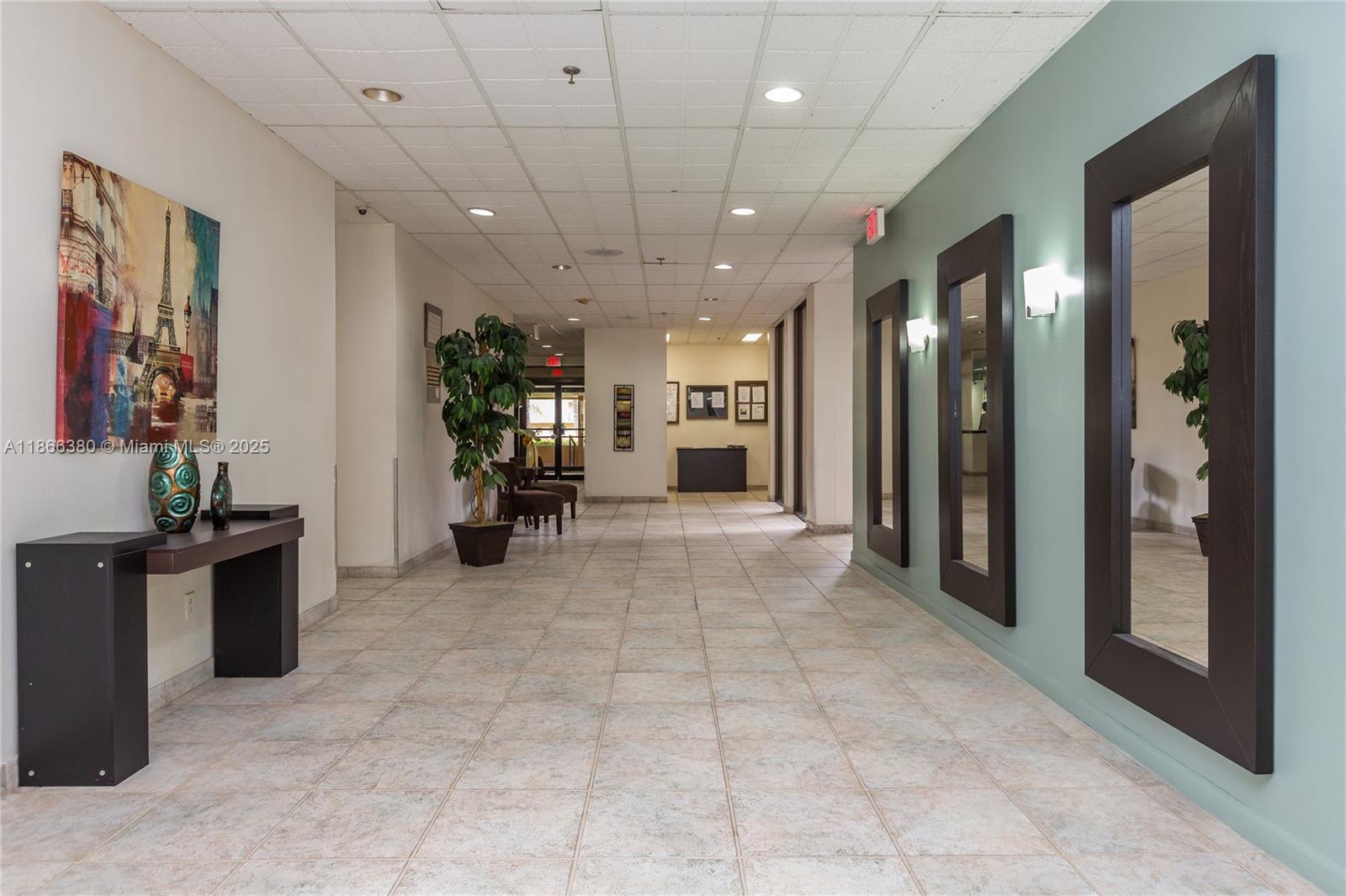 900 NE 195th St #317, Miami, FL, 33179 - Investment Condo. Photo #1