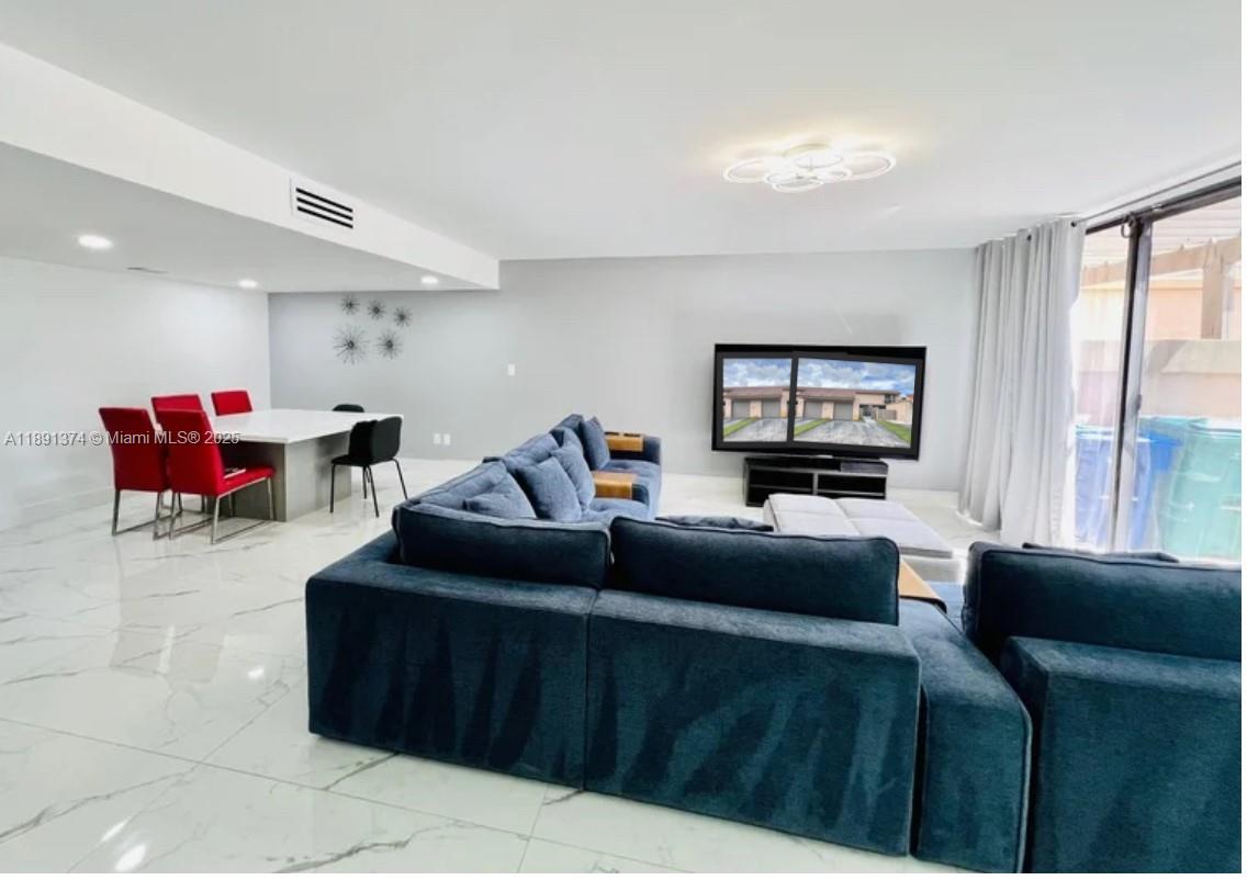20571 NE 6th Ct, Miami, FL, 33179 - Investment Townhome. Photo #1