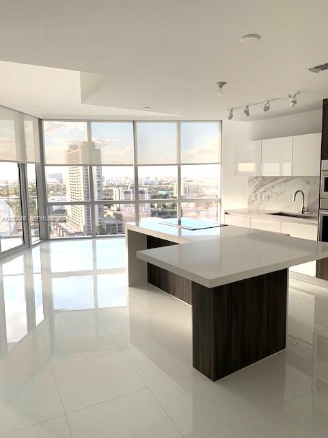 851 NE 1st #2110, Miami, FL, 33132 - Investment Condo. Photo #1