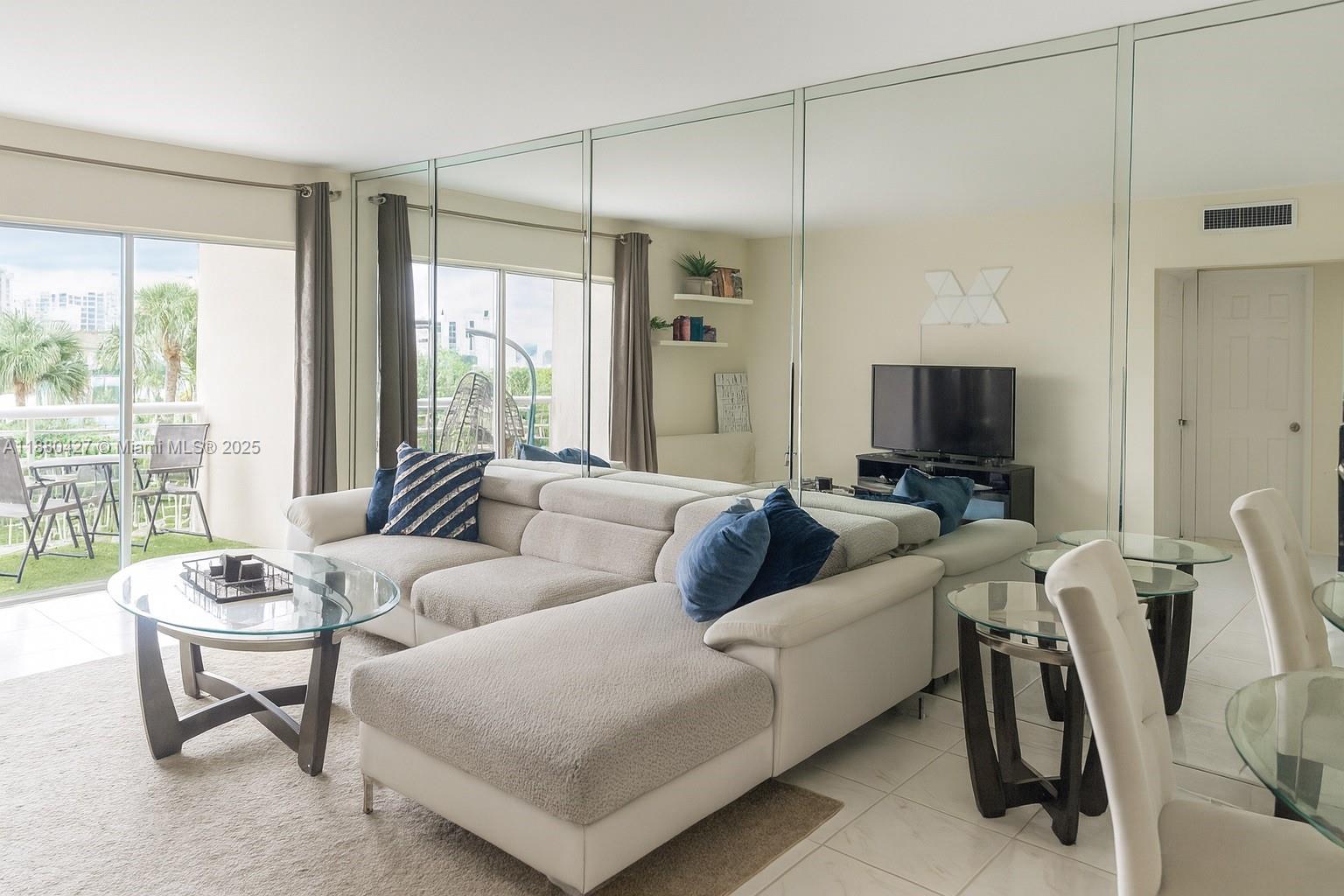 Condominium in Sunny Isles Beach - Photo 3