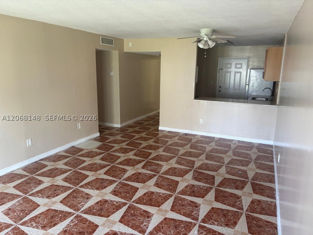 15205 NE 6th #D111, Miami, FL, 33162 - Investment Condo. Photo #1