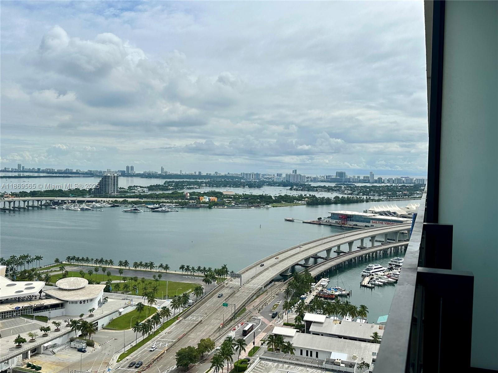 398 NE 5th Street #2506, Miami, FL, 33132 - Investment Condo. Photo #1