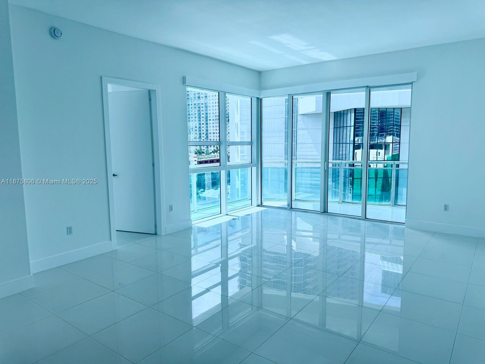 951 Brickell Ave #1010, Miami, FL, 33131 - Investment Condo. Photo #1
