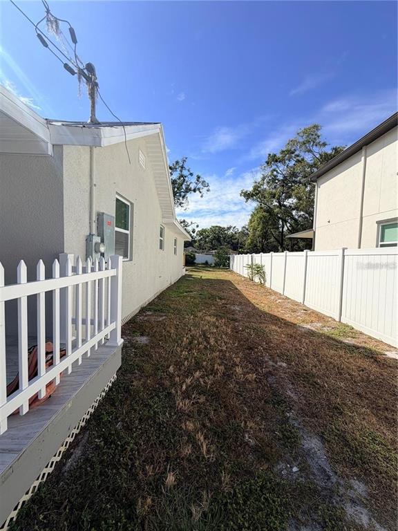 Single Family Residence in Tampa - Photo 5