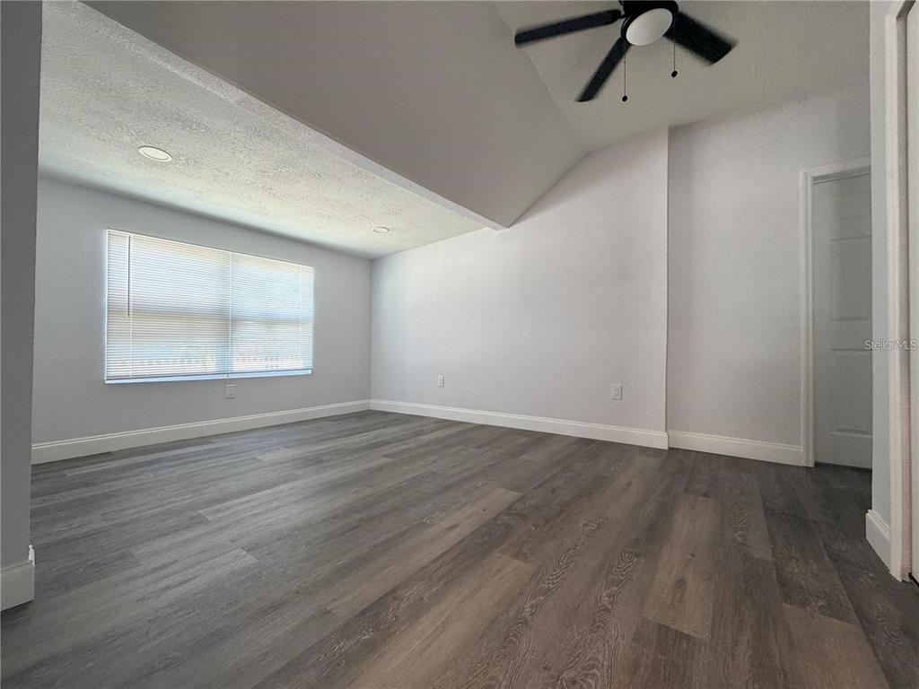 Single Family Residence in Tampa - Photo 8