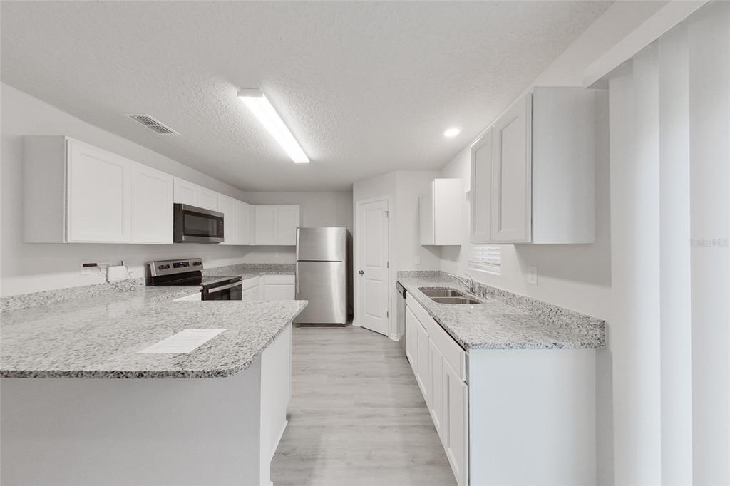 Single Family Residence in Citrus Springs - Photo 7