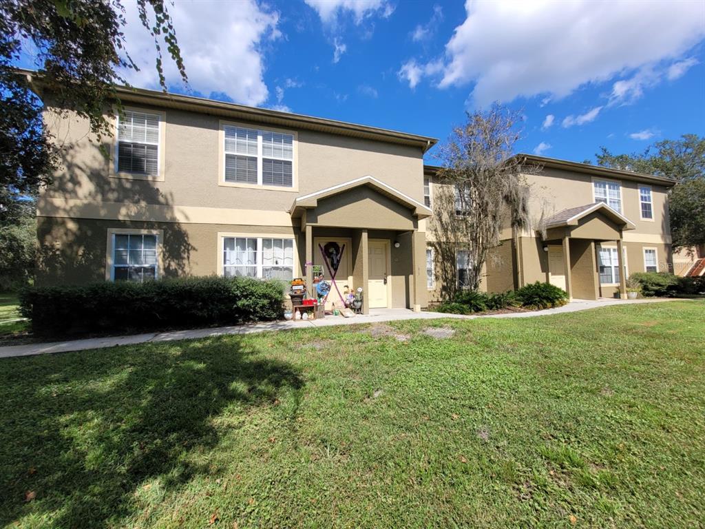 Condominium in Zephyrhills - Photo 2